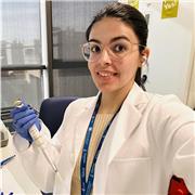 Doctora titulada en biotecnología y biomedicina. Si buscas una profe de química, biología y afines, aquí me tienes